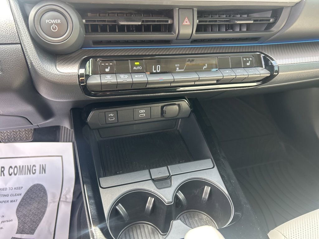 Used 2024 Toyota Prius XLE image 11