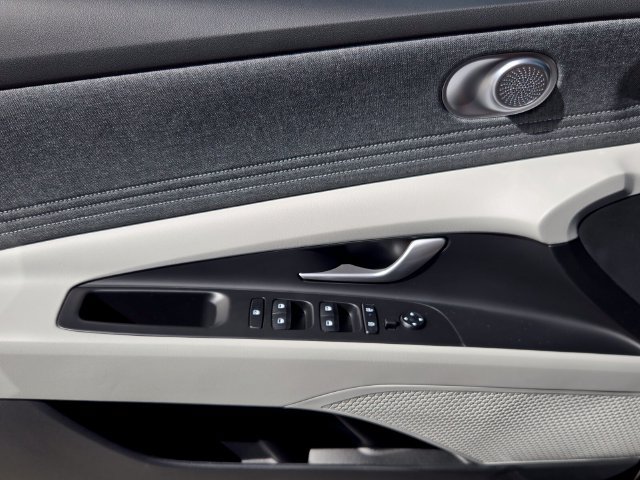 New 2026 Hyundai Elantra SEL Sport FWD image 14