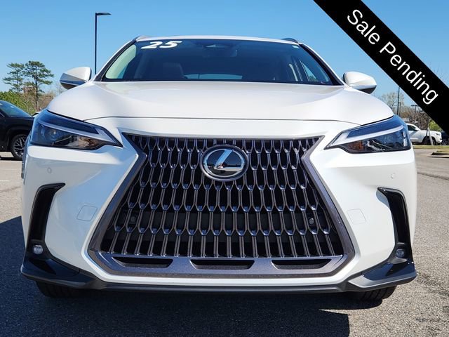 Used 2025 Lexus NX 250 FWD w/ Towing Package (2000 Lbs) image 8