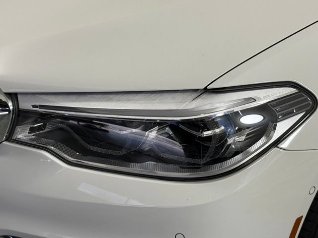 Used 2018 BMW 540i RWD image 12