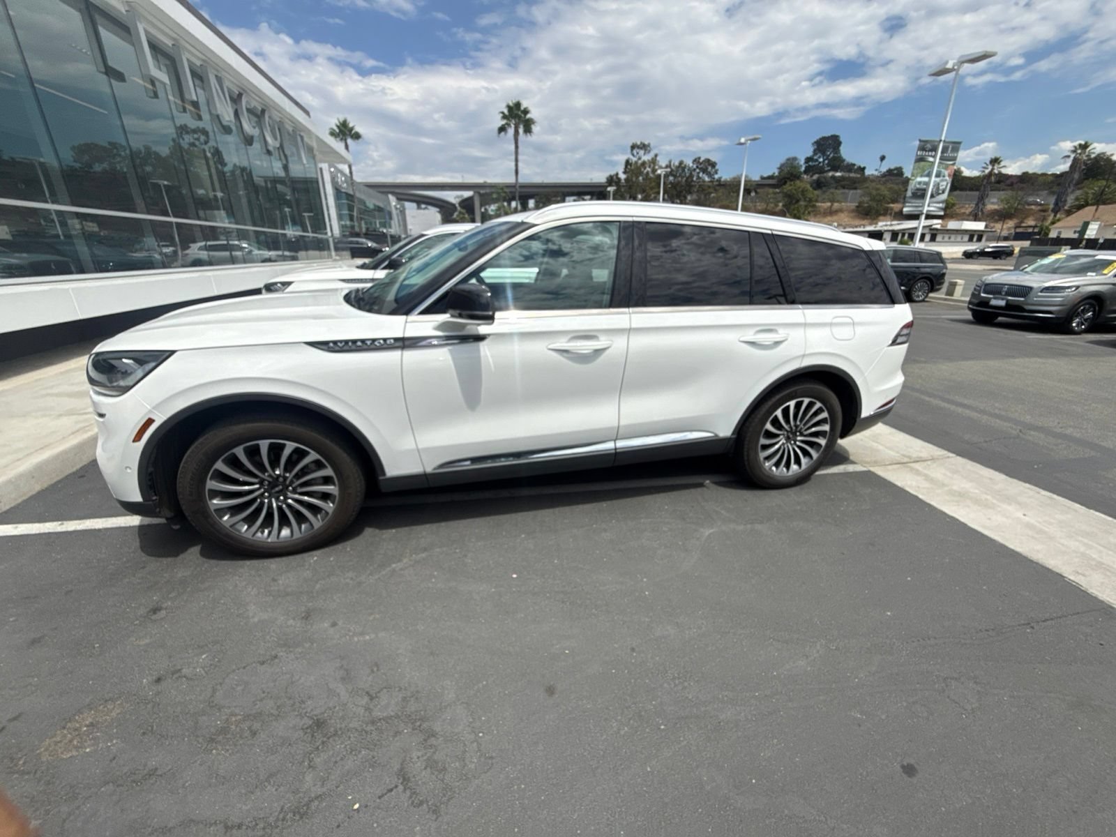 Used 2020 Lincoln Aviator Reserve w/ Equipment Group 201A AWD/4WD image 13