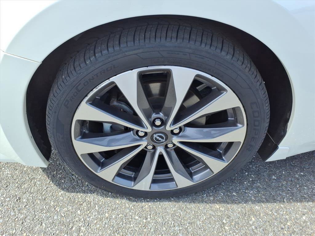 Used 2023 Nissan Maxima Platinum w/ Sport Mat Group image 10