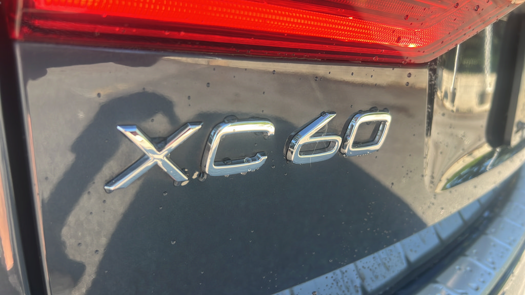 Used 2022 Volvo XC60 B6 Inscription AWD/4WD image 13