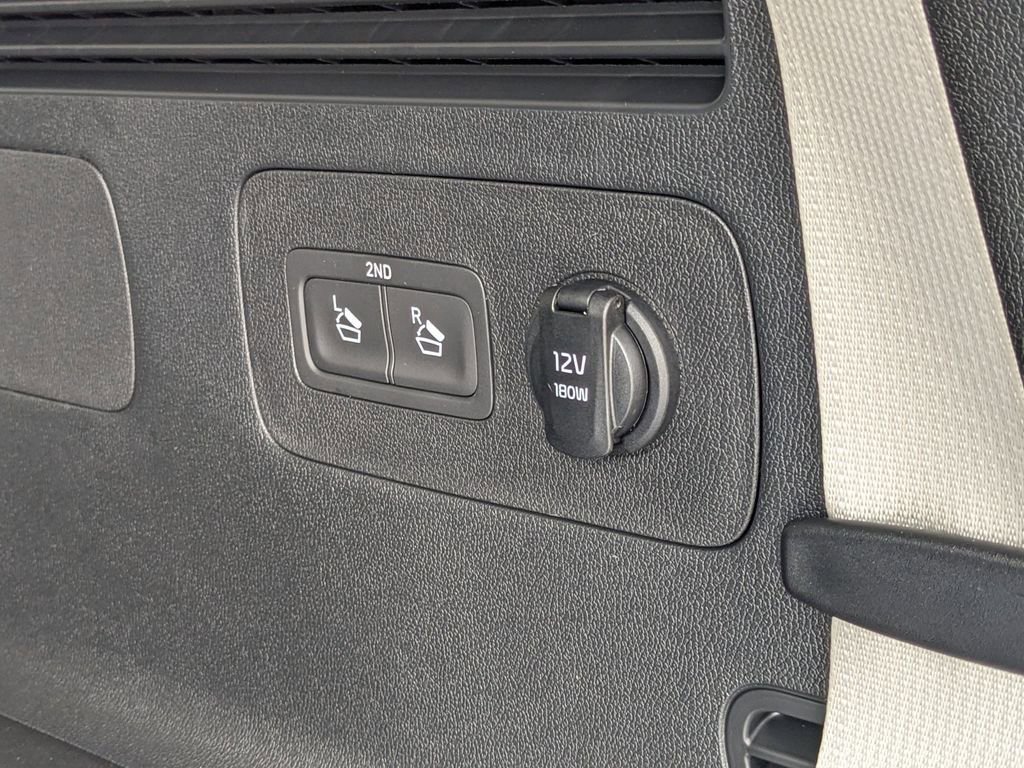 Certified 2025 Kia Sorento S AWD/4WD image 16