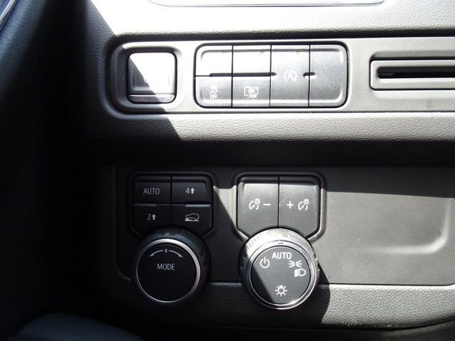 Used 2023 Chevrolet Tahoe LT w/ Luxury Package AWD/4WD image 27