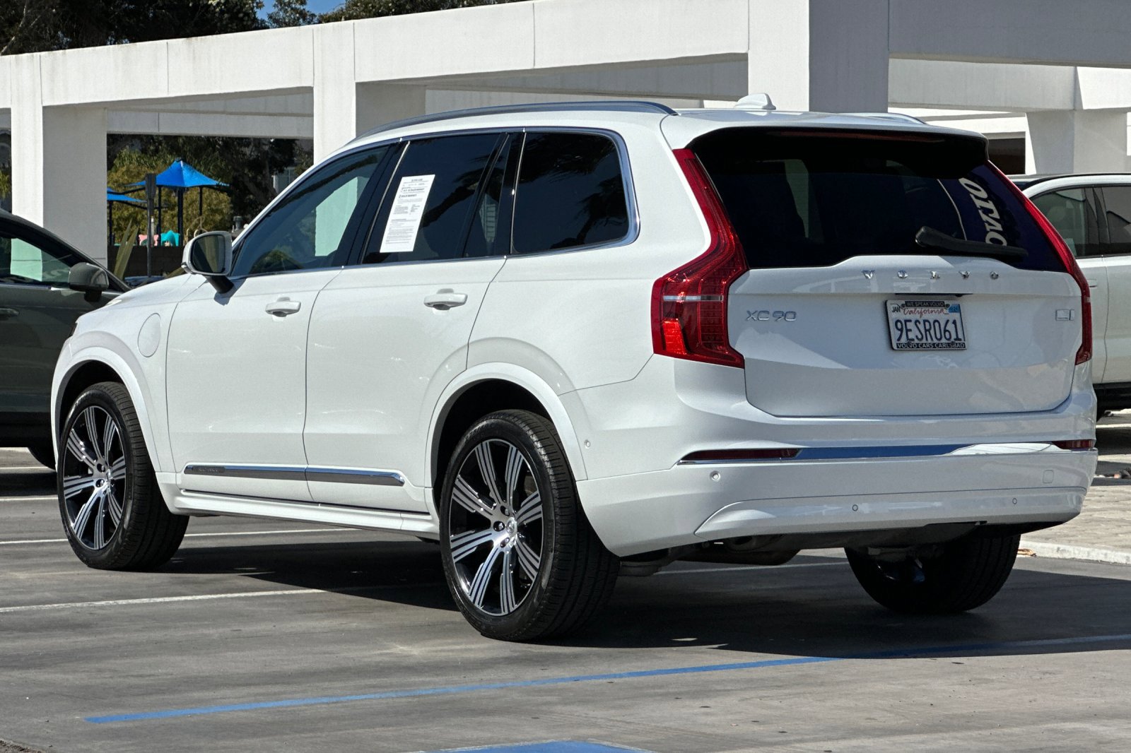 Used 2023 Volvo XC90 T8 Ultimate w/ Lounge Package image 6