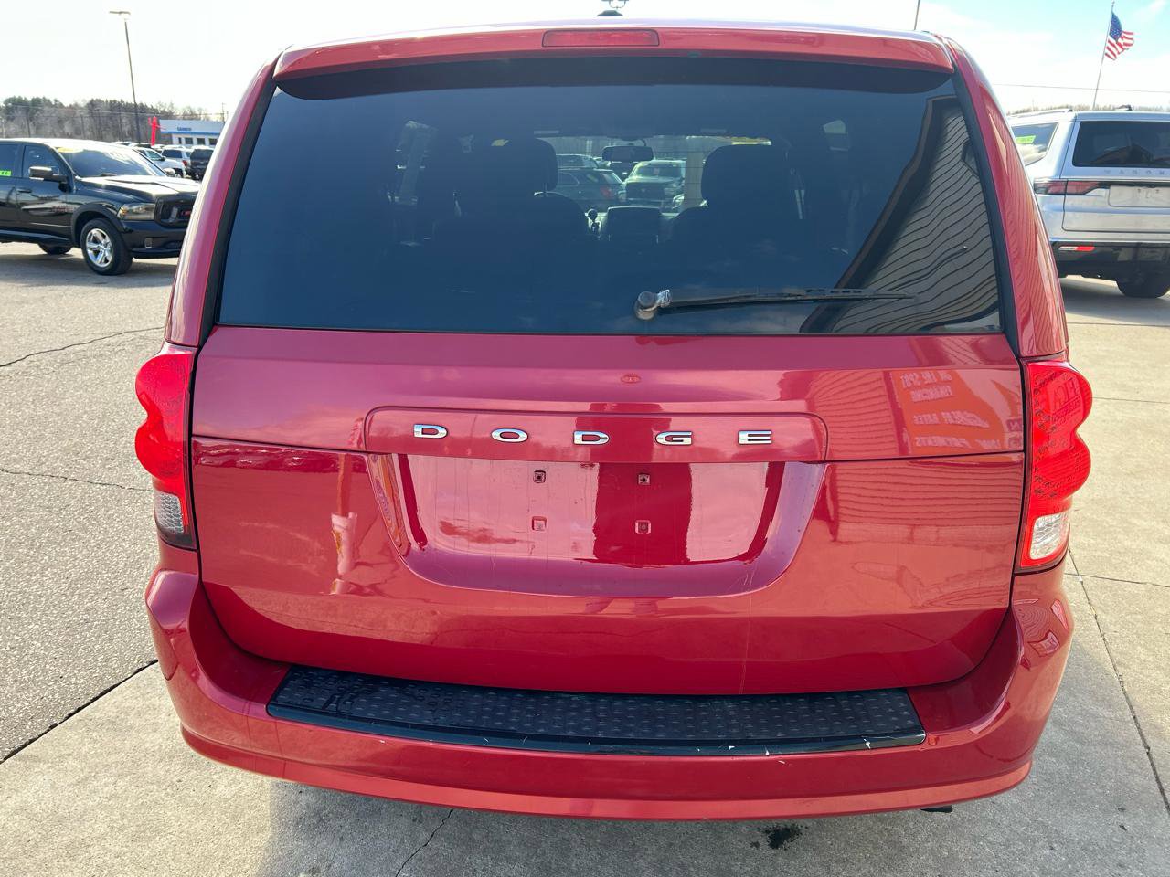 Used 2015 Dodge Grand Caravan SXT w/ Blacktop Package image 6
