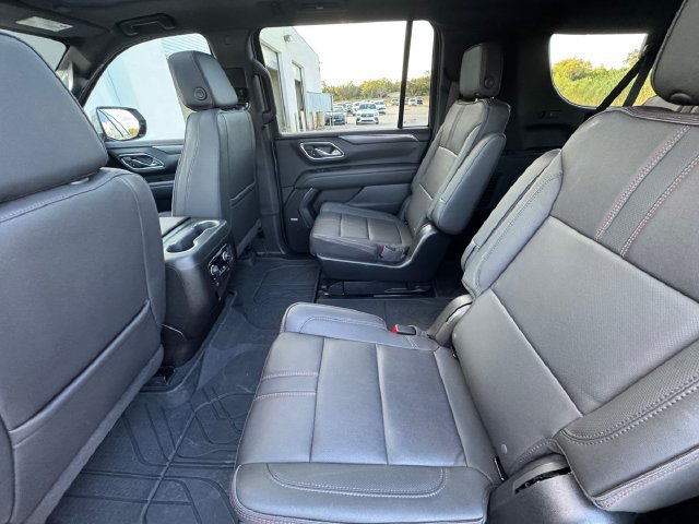 Used 2024 Chevrolet Suburban RST w/ Luxury Package AWD/4WD image 35