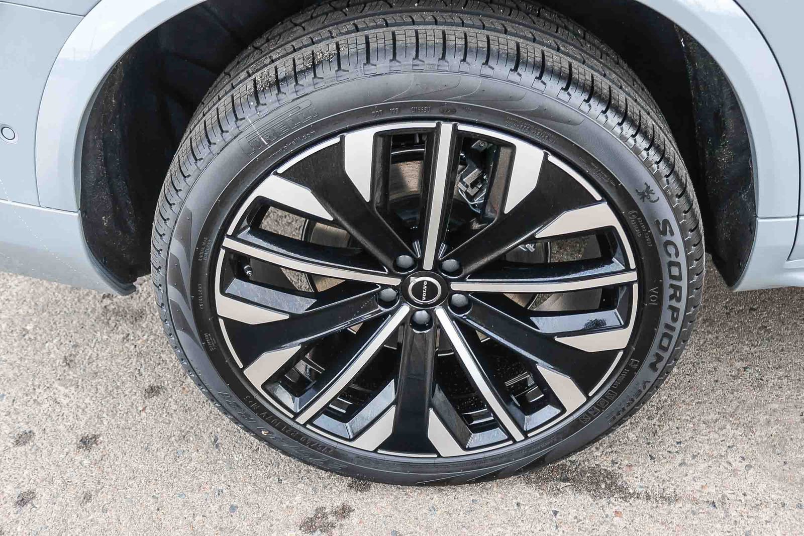 New 2026 Volvo XC90 T8 Ultra w/ Protection Package Premier image 14