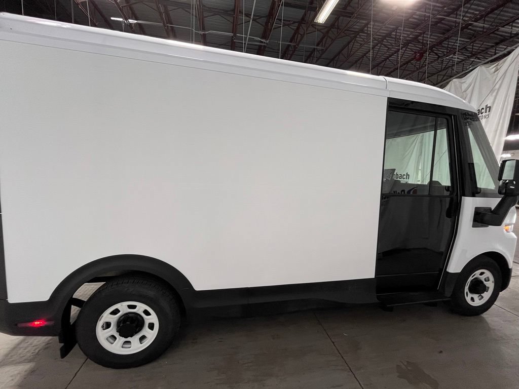 Used 2024 Chevrolet Brightdrop 400 w/ Commercial Equipment Package AWD/4WD image 8