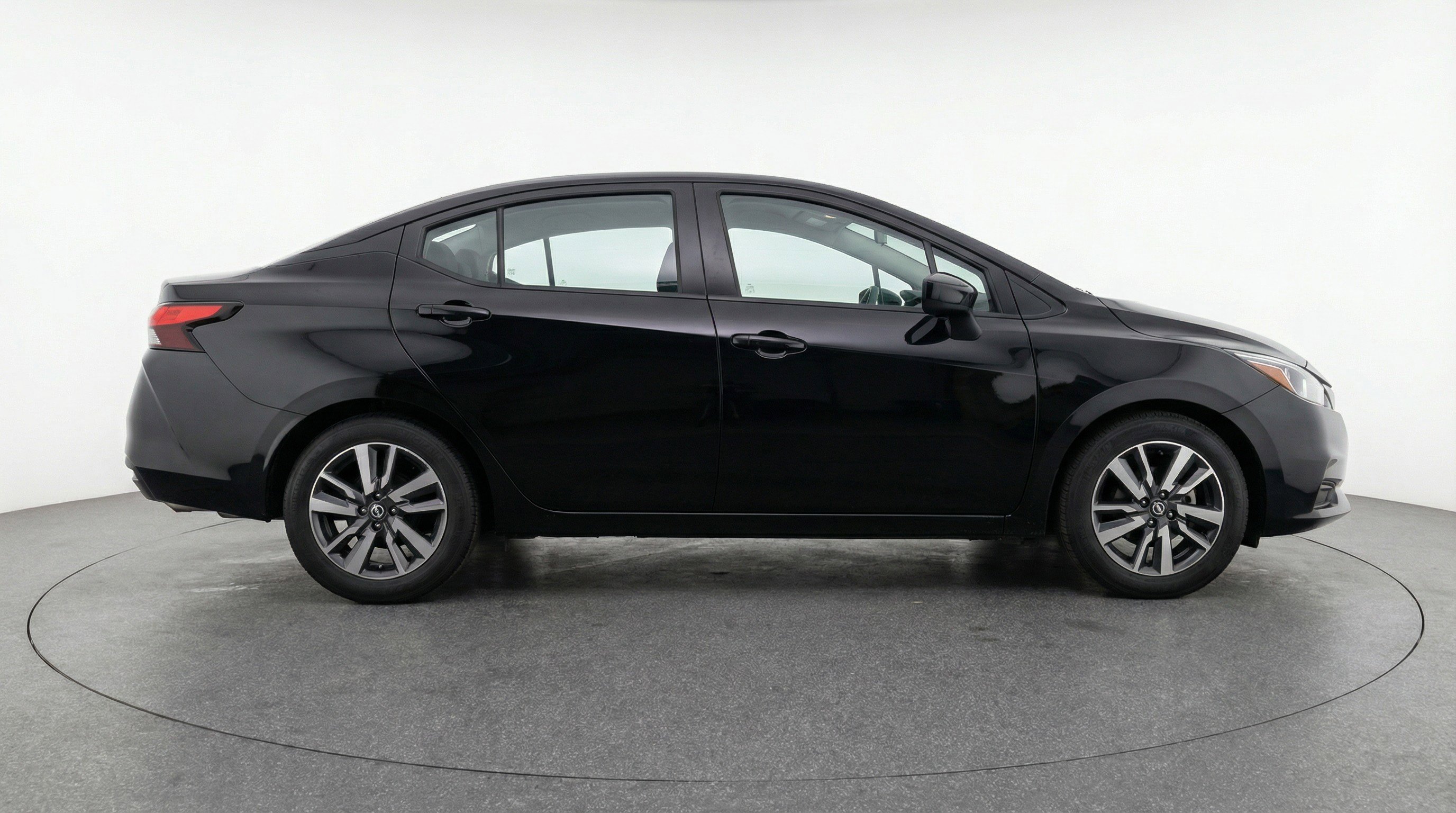Used 2025 Nissan Versa SV FWD image 11