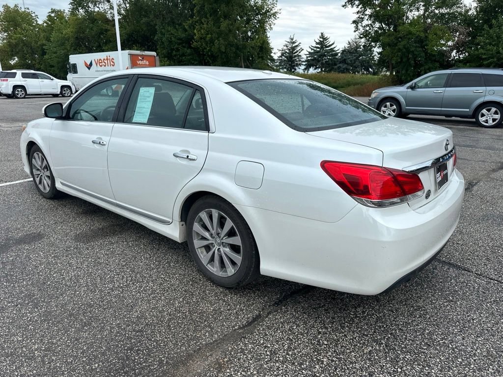 Used 2012 Toyota Avalon Limited FWD image 2