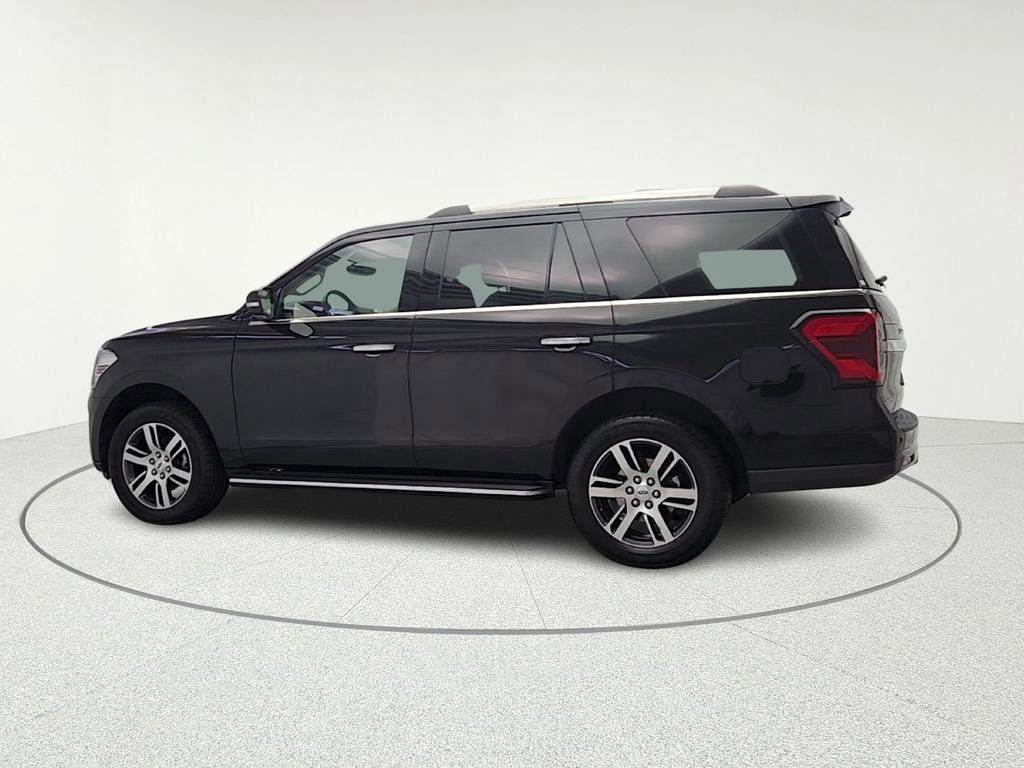 Used 2023 Ford Expedition Limited image 6