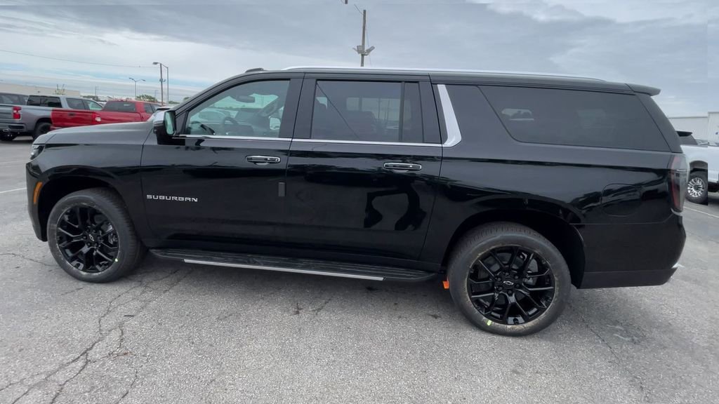 New 2026 Chevrolet Suburban Premier w/ Sun And Tow Package AWD/4WD image 7