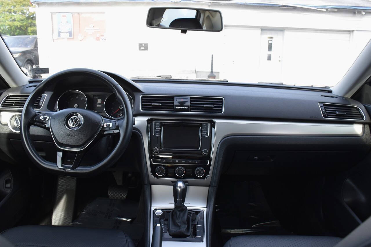 Used 2019 Volkswagen Passat 2.0T Wolfsburg w/ Wheels & Sunroof Package FWD image 13