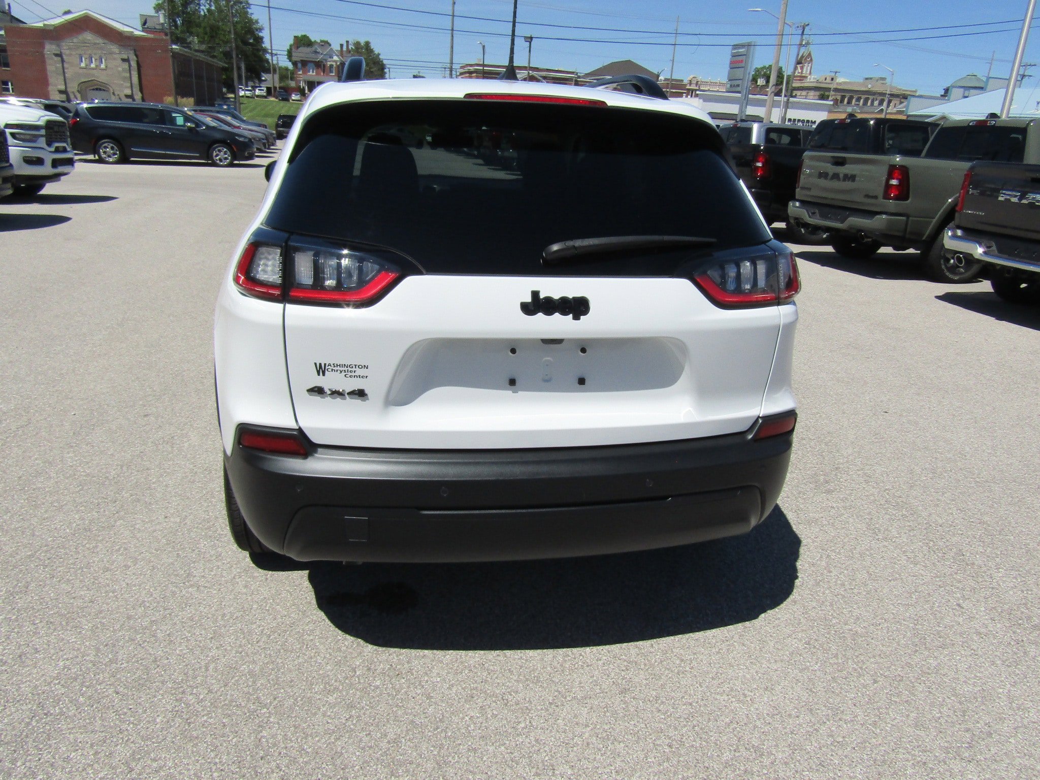 Used 2023 Jeep Cherokee Altitude Lux AWD/4WD image 4