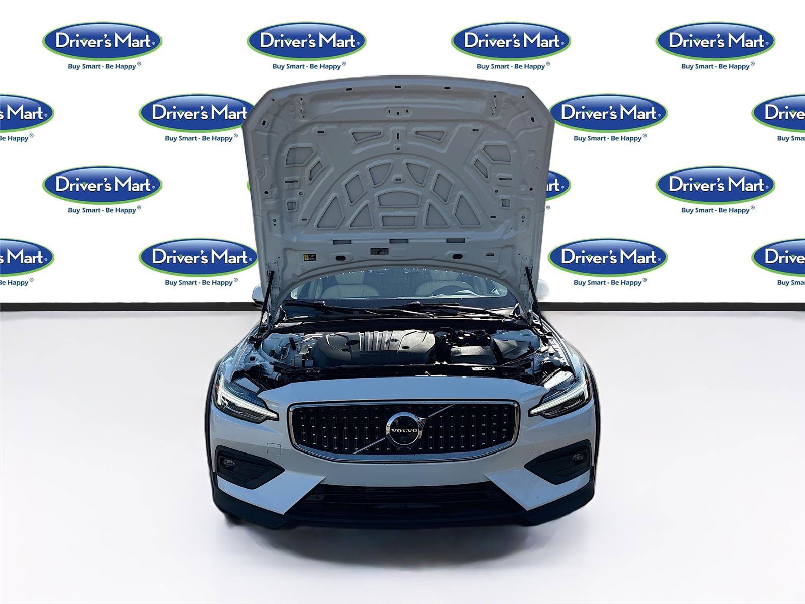 Used 2025 Volvo V60 B5 Cross Country Plus image 33