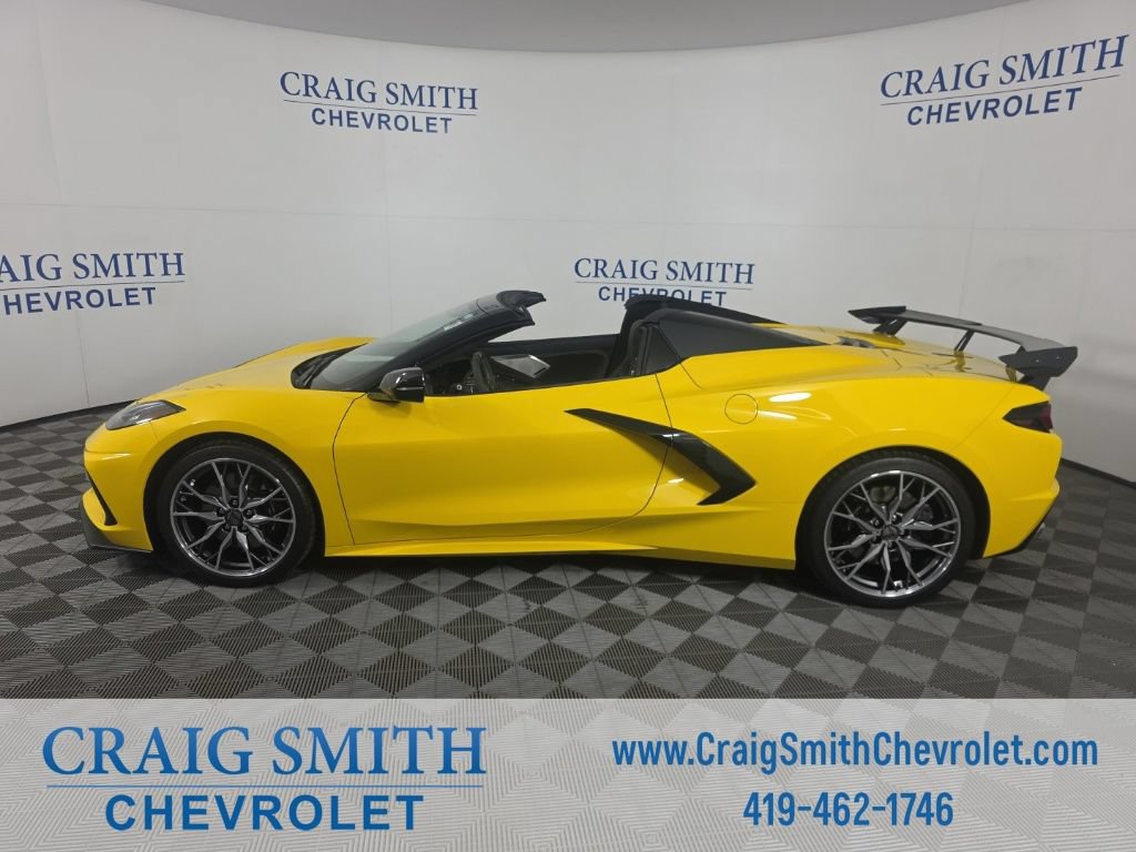 Used 2025 Chevrolet Corvette Stingray Premium Conv w/ Z51 Performance Package RWD image 2