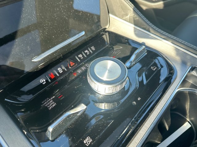 New 2026 Jeep Grand Wagoneer Limited AWD/4WD image 23