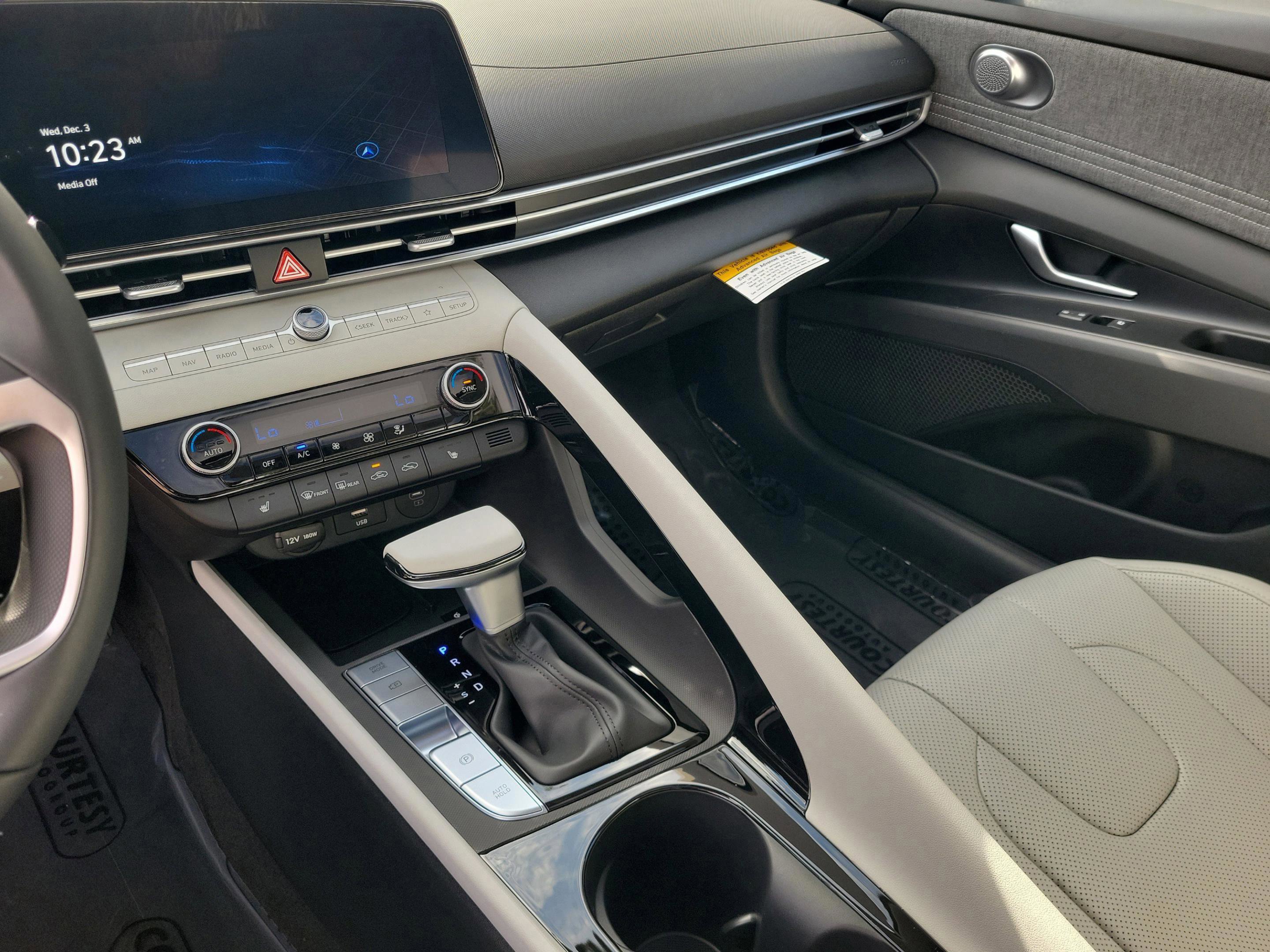 New 2026 Hyundai Elantra Limited image 21