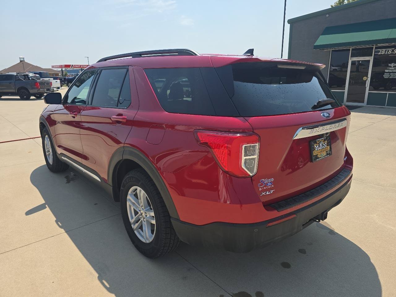 Used 2022 Ford Explorer XLT w/ Class IV Trailer Tow Package AWD/4WD image 3