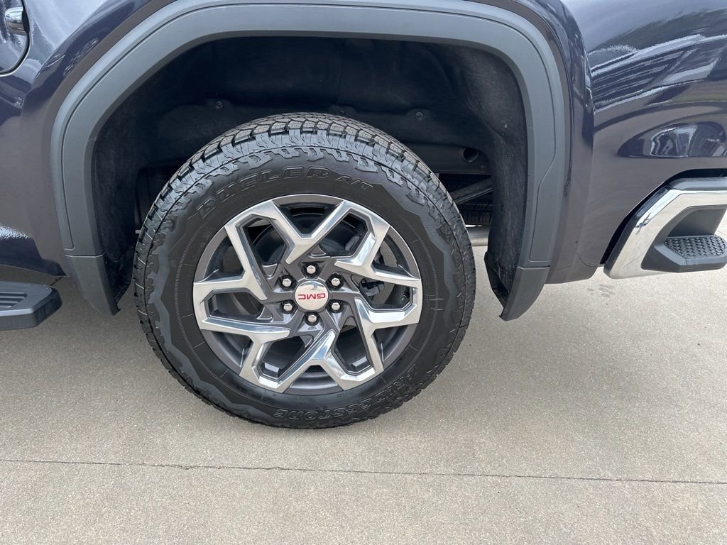 Used 2024 GMC Sierra 1500 SLT w/ SLT Premium Package AWD/4WD image 17