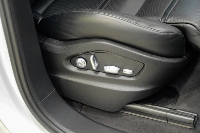 Used 2019 Porsche Cayenne AWD/4WD image 43