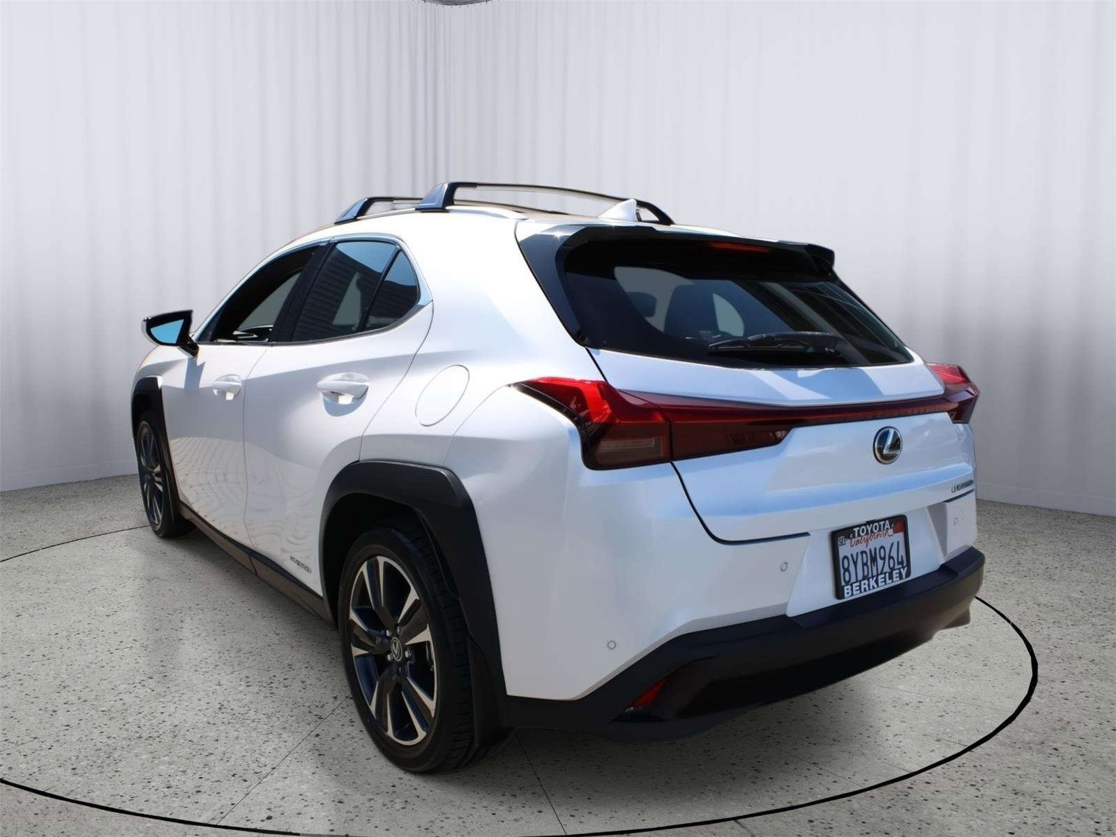 Used 2021 Lexus UX 250h w/ Accessory Package (Z2) AWD/4WD image 6