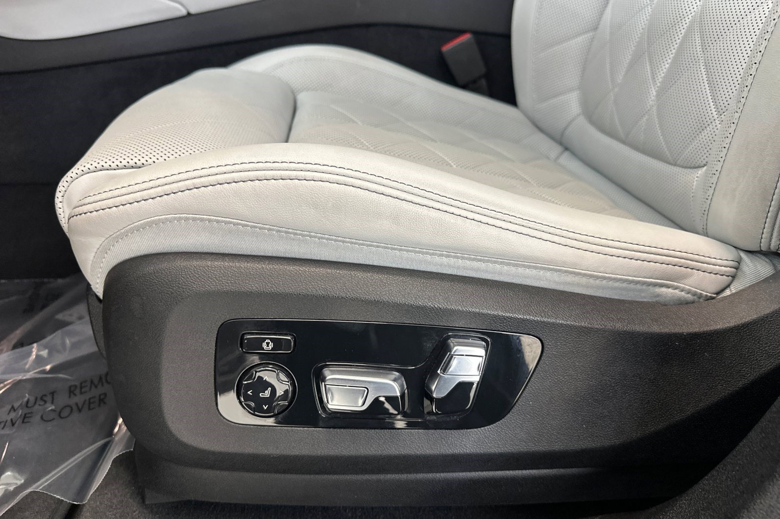 Certified 2024 BMW X6 xDrive40i w/ Premium Package image 13