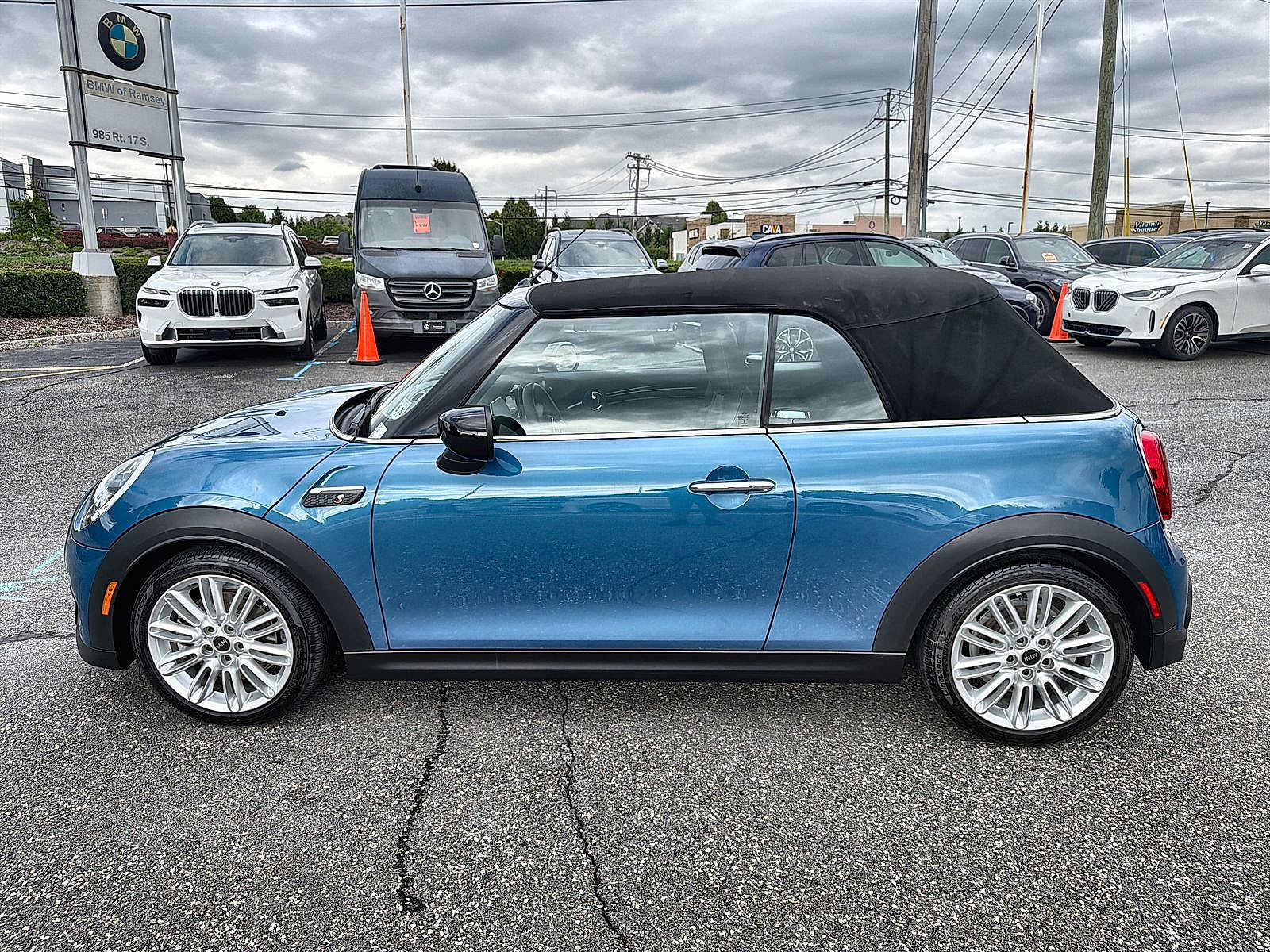 Used 2022 MINI Cooper S w/ Premium Package FWD image 11