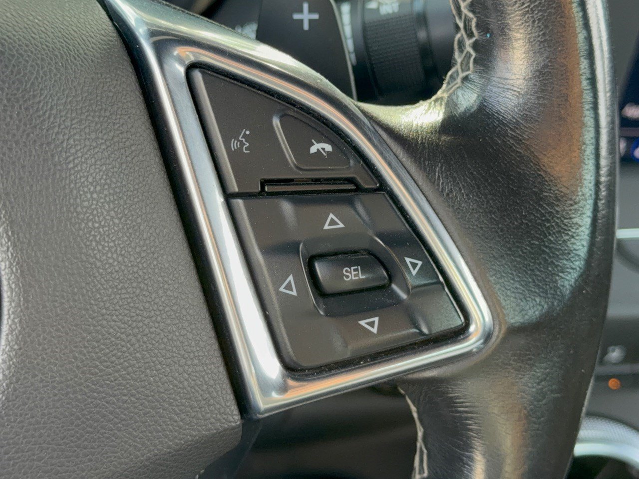Used 2023 Chevrolet Camaro LT RWD image 19