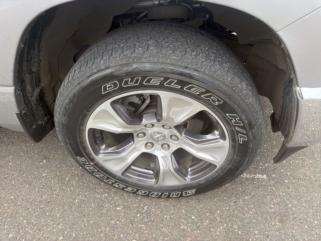 Used 2024 RAM 1500 Laramie AWD/4WD image 7