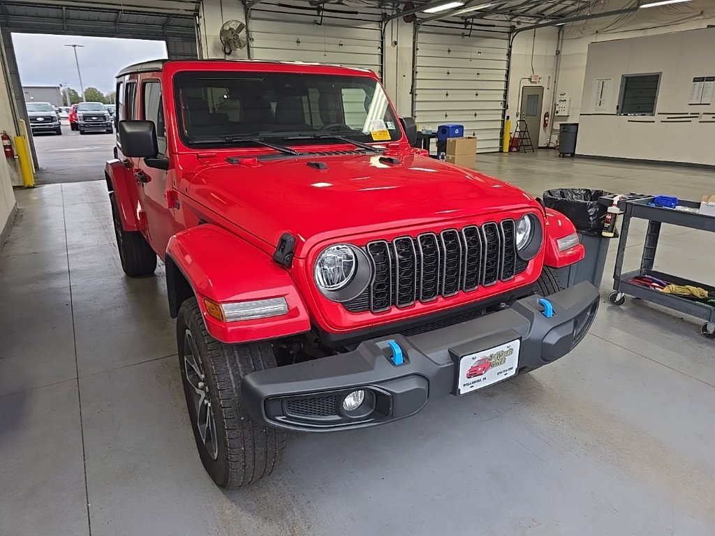 Used 2024 Jeep Wrangler Unlimited w/ Convenience Group AWD/4WD image 1