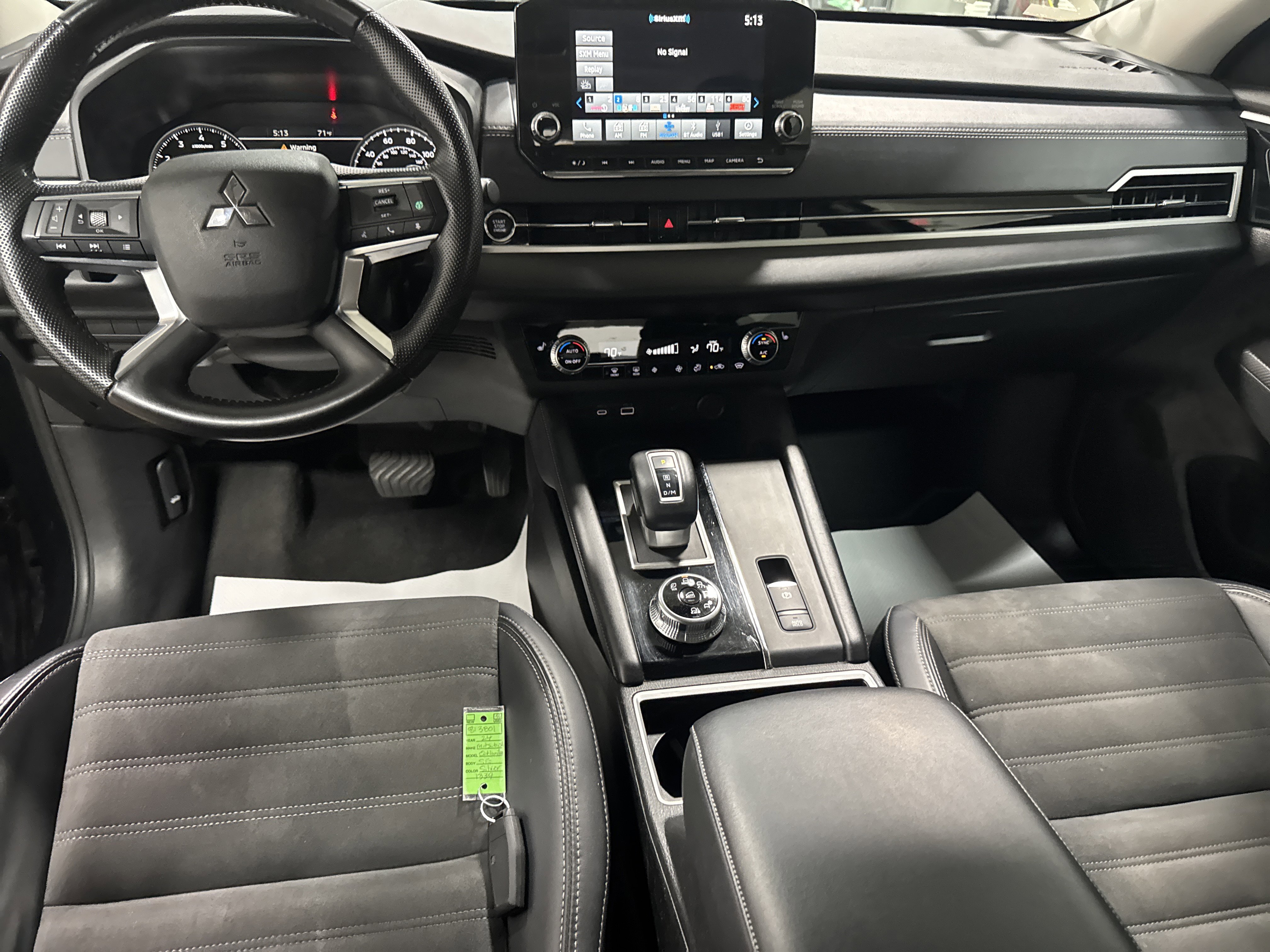 Used 2024 Mitsubishi Outlander SE image 30