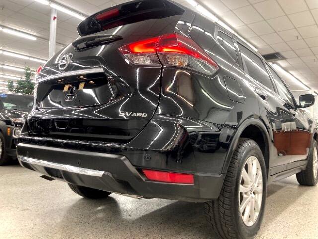 Used 2020 Nissan Rogue SV image 39