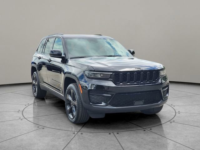 Certified 2024 Jeep Grand Cherokee Altitude AWD/4WD image 14