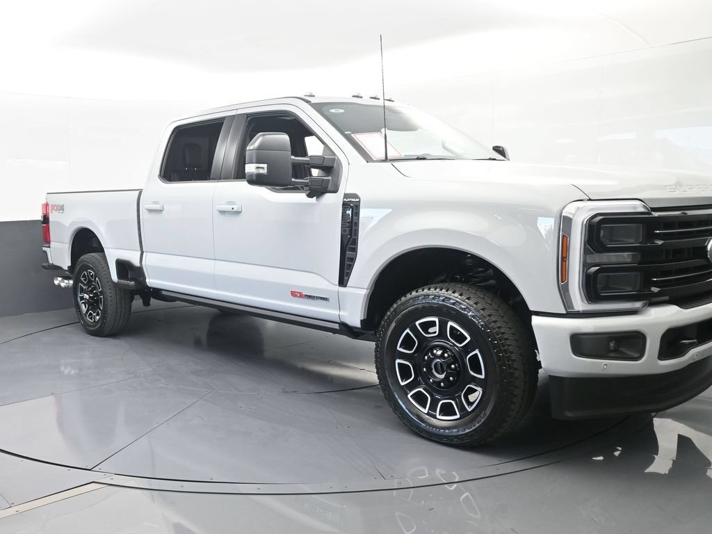 Used 2026 Ford F350 Platinum w/ FX4 Off-Road Package AWD/4WD image 9