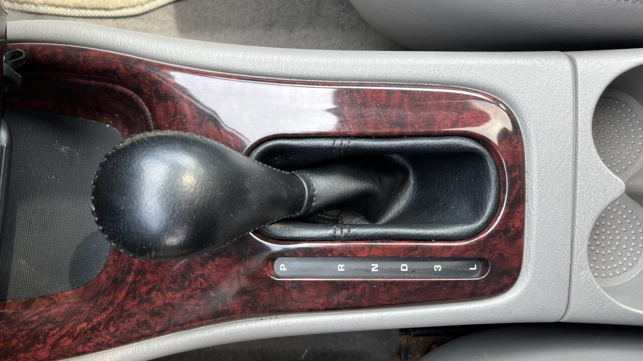 Used 2004 Chrysler Concorde LXi image 23