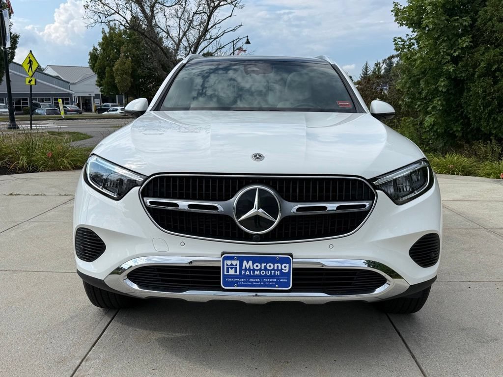 Used 2025 Mercedes-Benz GLC 350e 4MATIC image 3