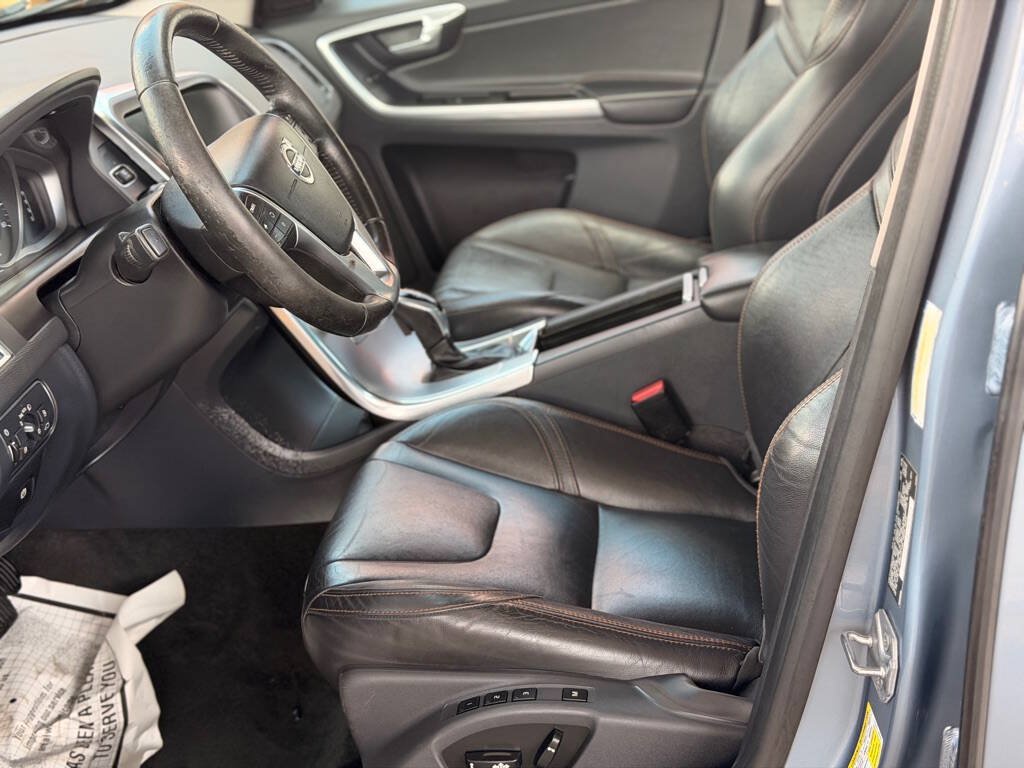 Used 2017 Volvo XC60 T5 FWD image 12