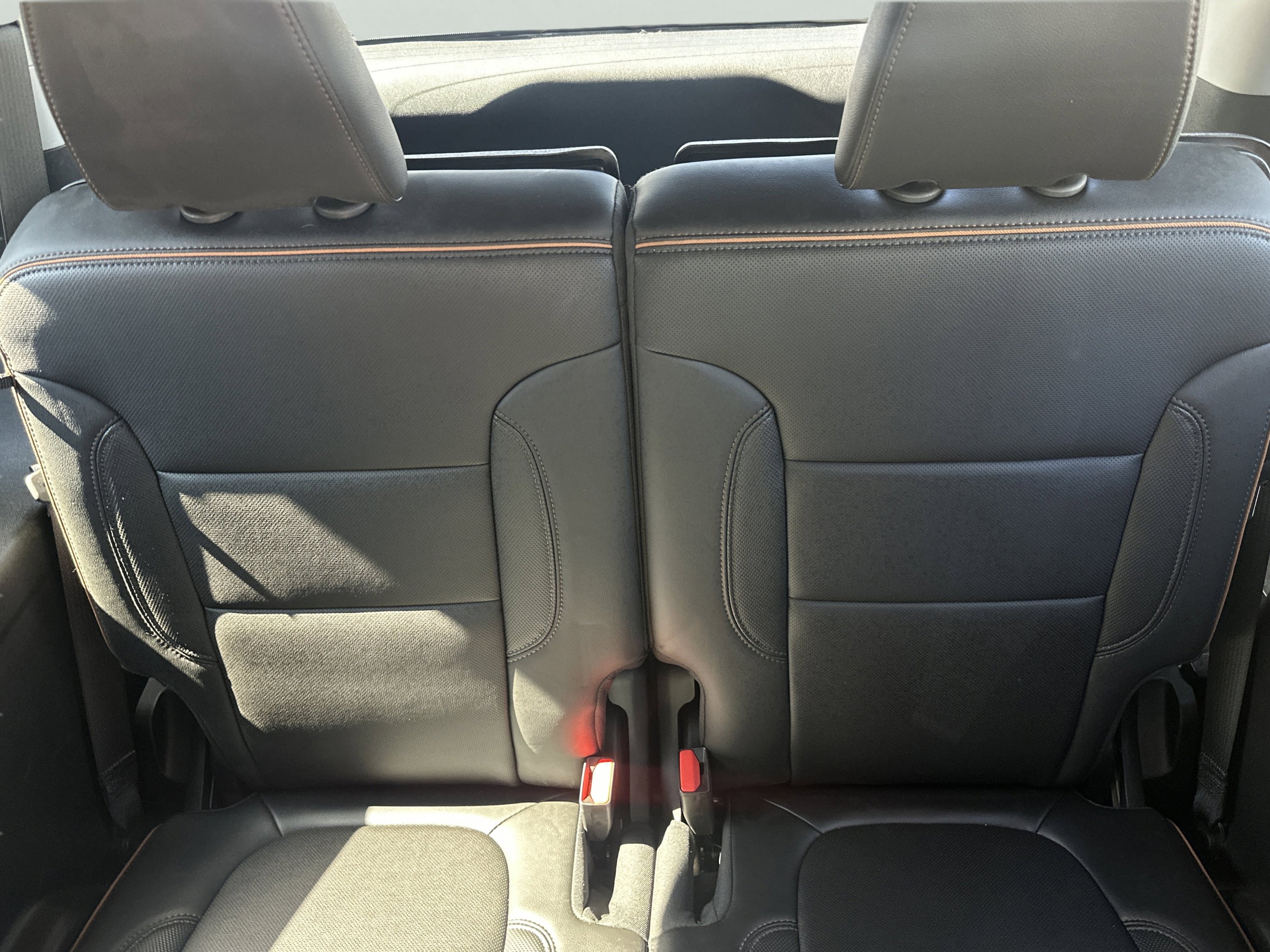 Used 2022 GMC Acadia AT4 w/ Technology Package image 11