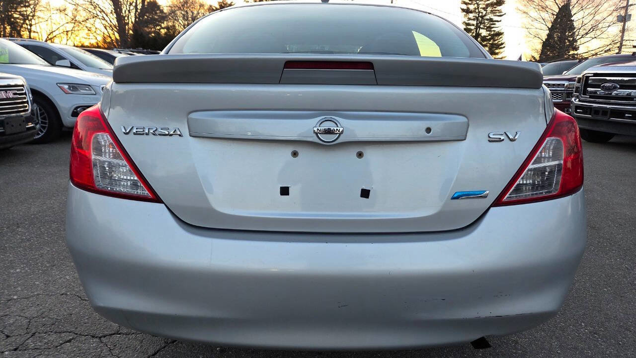 Used 2013 Nissan Versa SV image 12