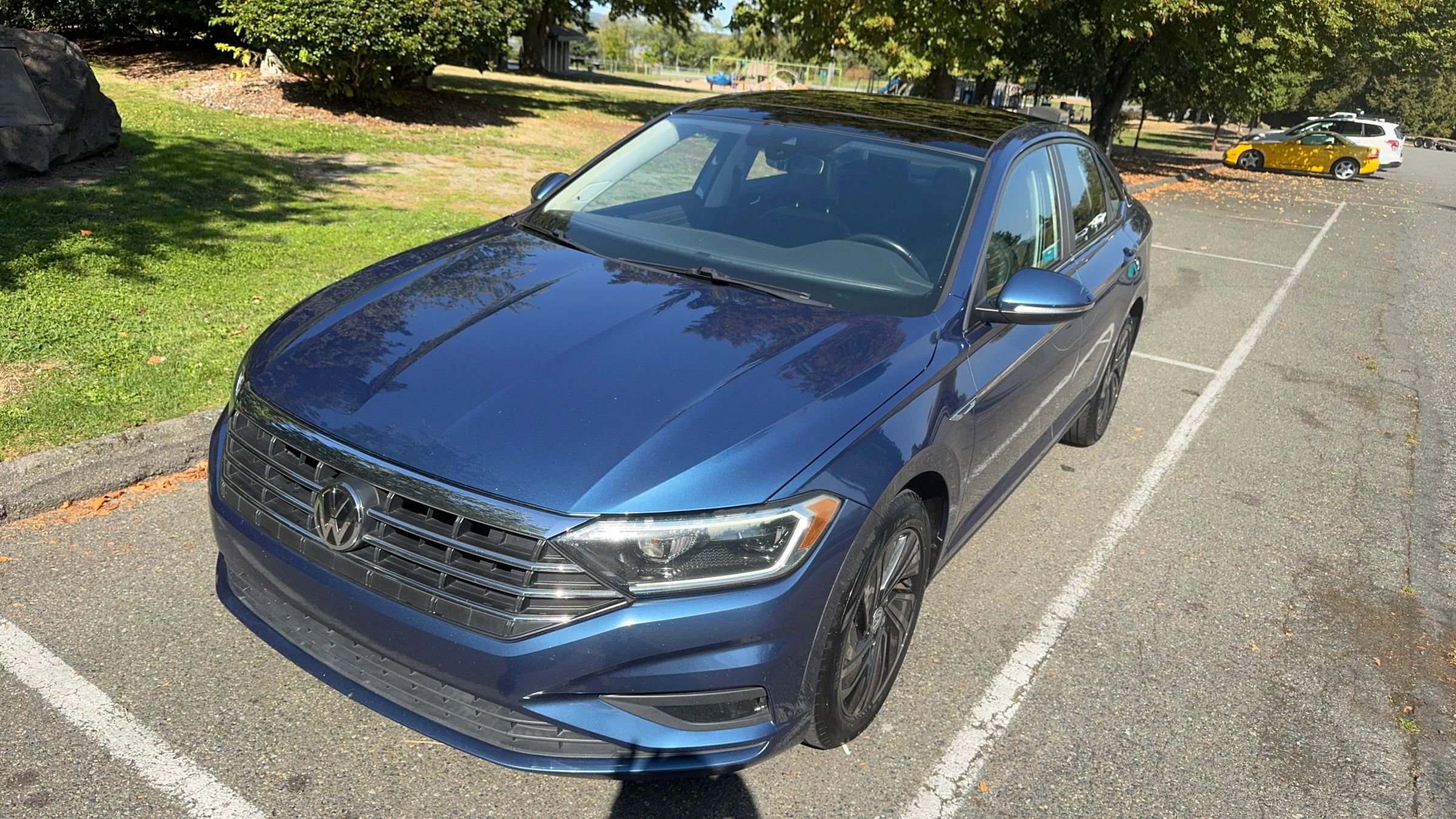 Used 2019 Volkswagen Jetta SEL Premium image 2