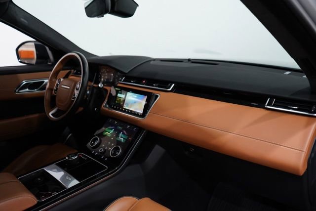Used 2018 Land Rover Range Rover Velar R-Dynamic HSE image 15