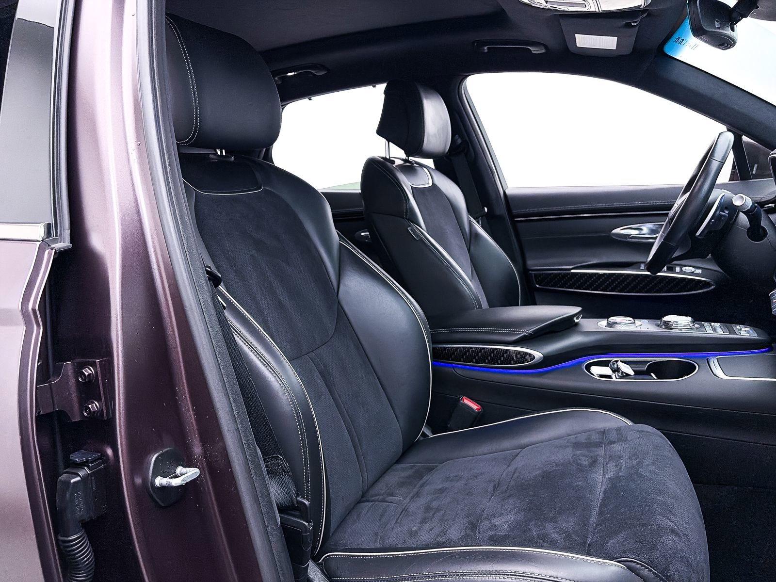 Used 2022 Genesis GV70 3.5T Sport w/ Sport Prestige Package AWD/4WD image 40