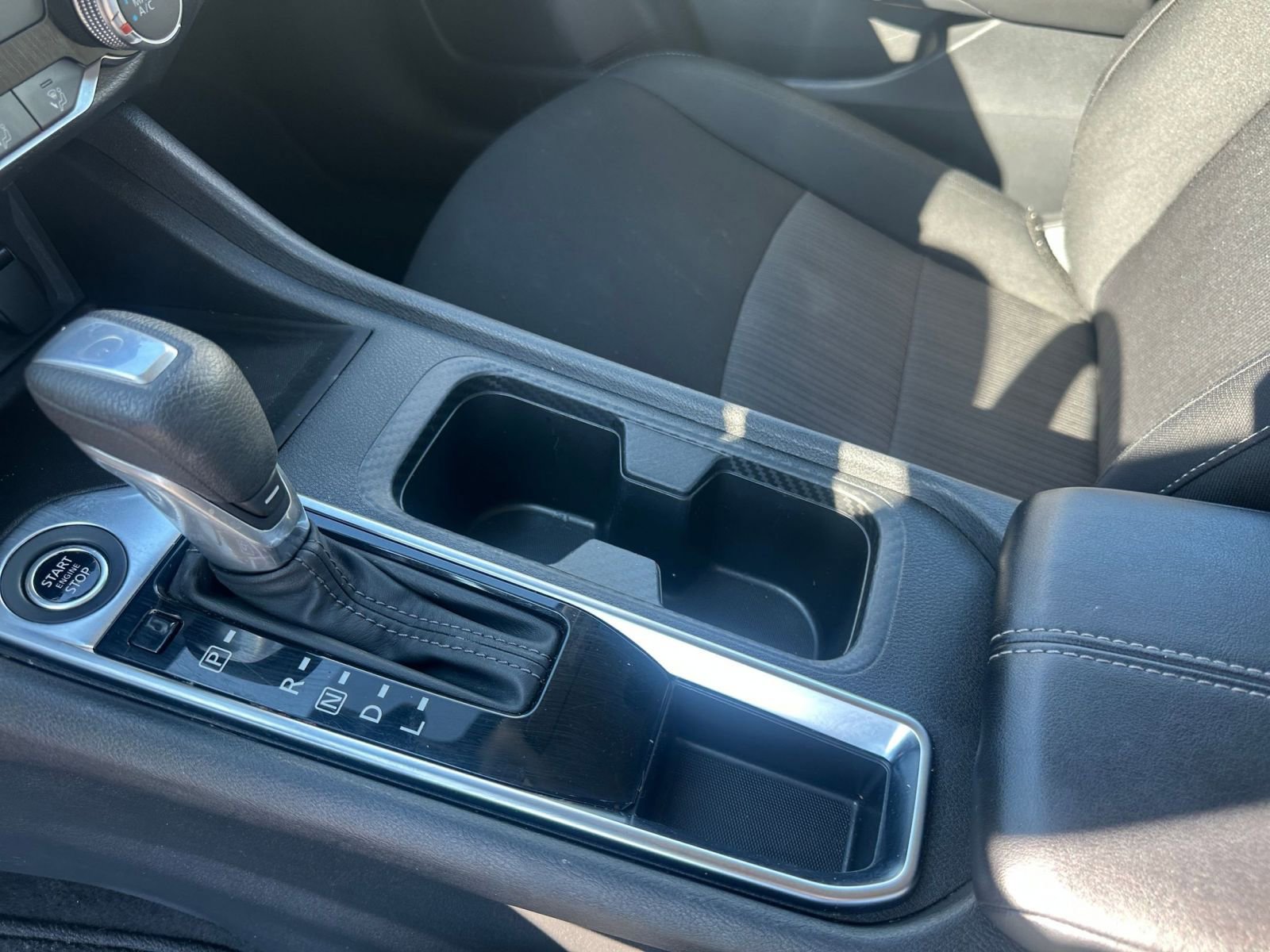 Used 2024 Nissan Sentra SV image 39