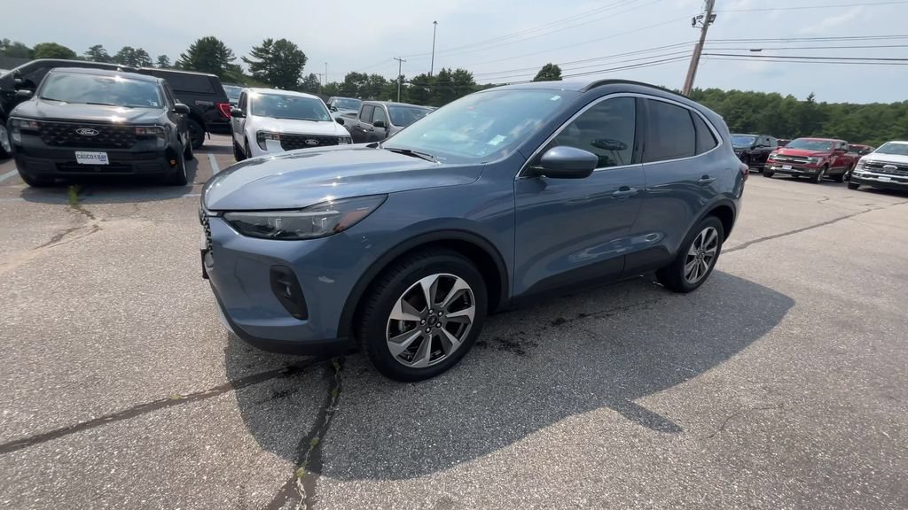 Certified 2025 Ford Escape Platinum AWD/4WD image 15