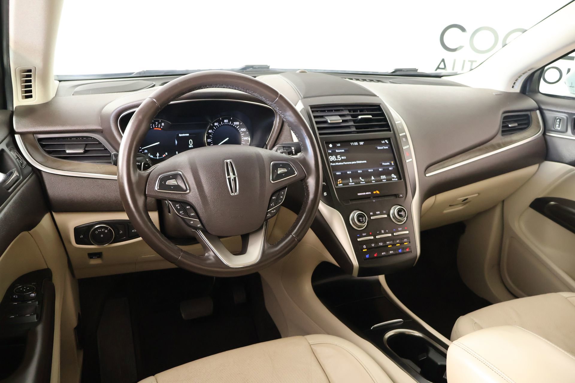 Used 2019 Lincoln MKC Reserve w/ MKC Climate Package FWD image 2