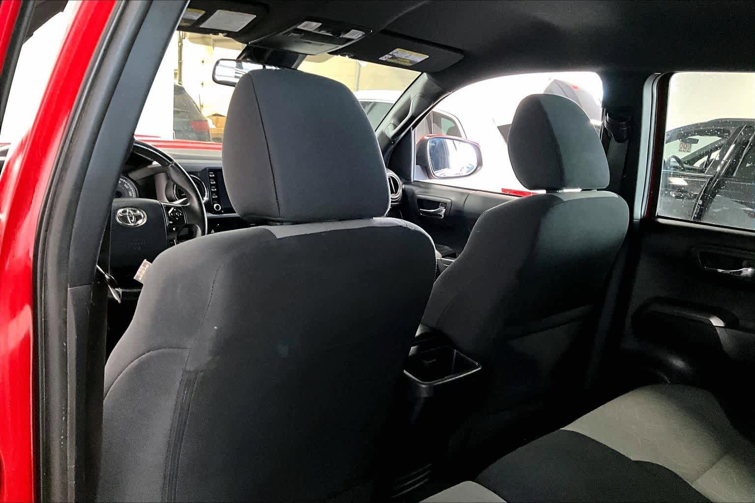 Used 2020 Toyota Tacoma TRD Sport AWD/4WD image 11