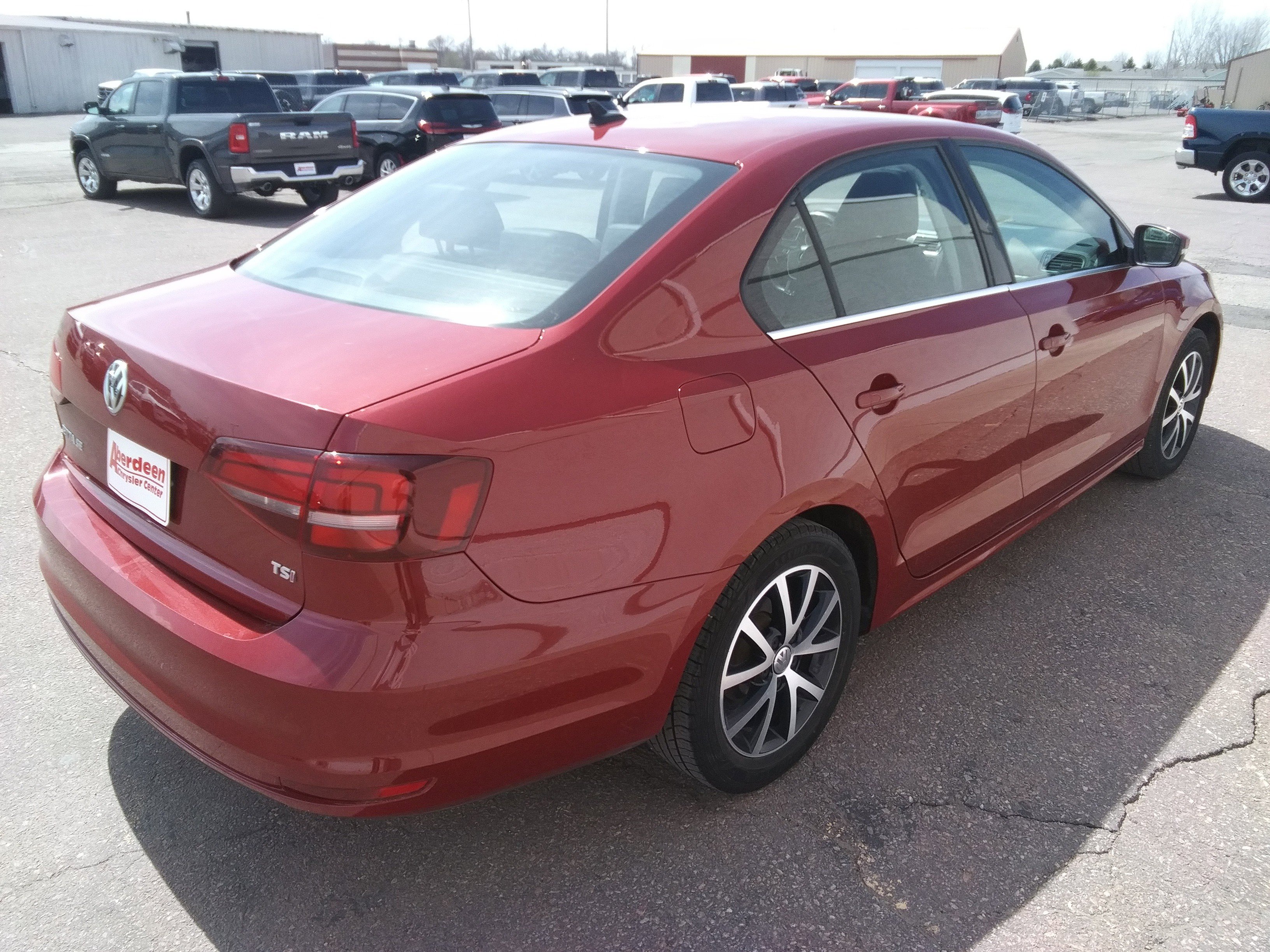 Used 2018 Volkswagen Jetta SE FWD image 5